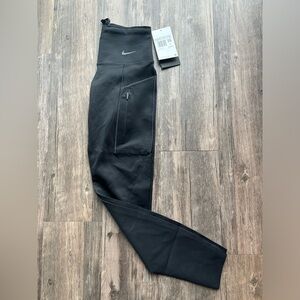 NWT Womens NIKE Workout Leggings with Pockets